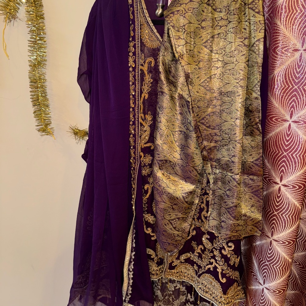 Elegant Purple and Gold Embroidered Women's Top - Picture 4 of 5